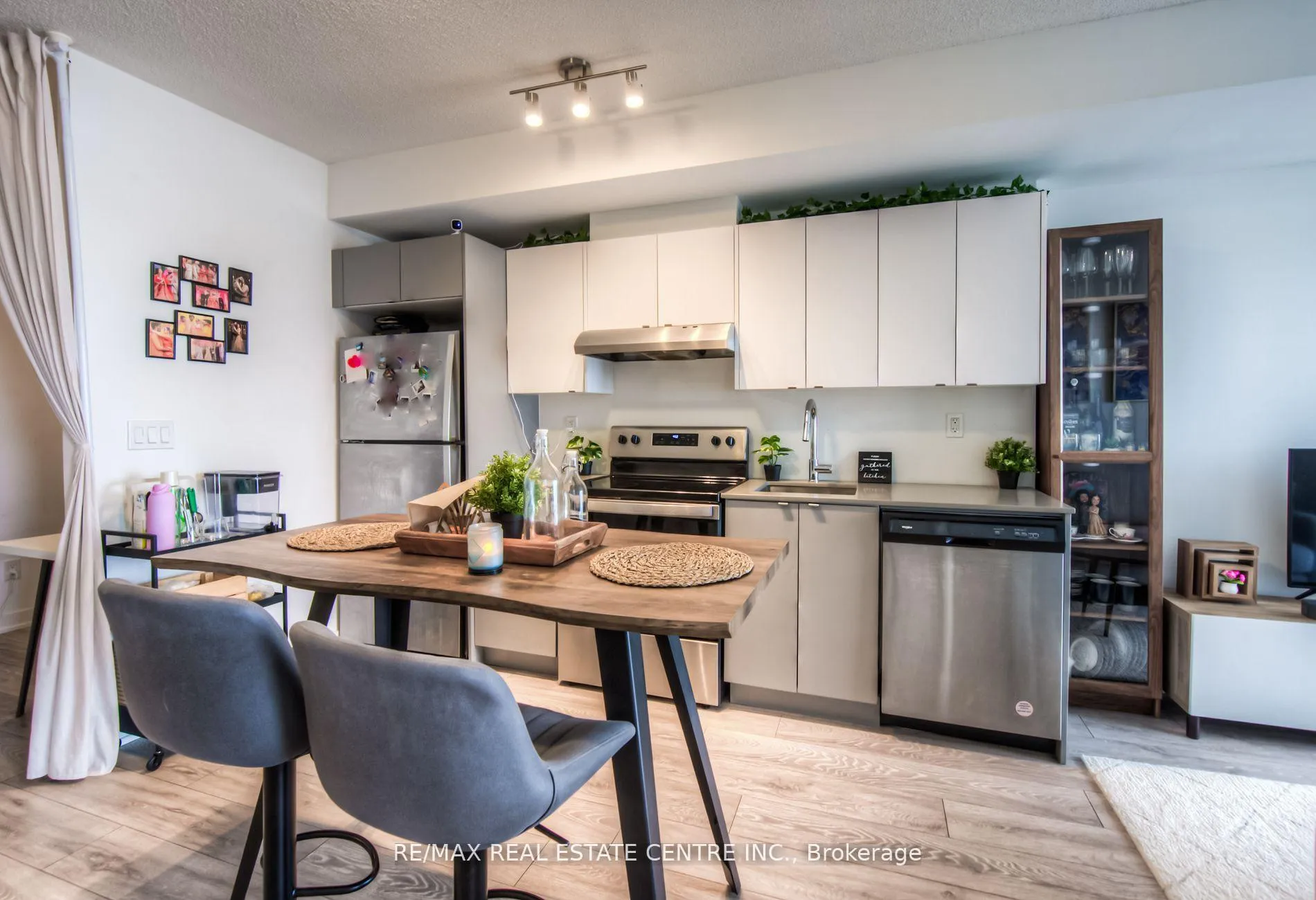 Photo 8 of Unit B310, 3200 Dakota Common Road, Burlington, Alton — HOMEH