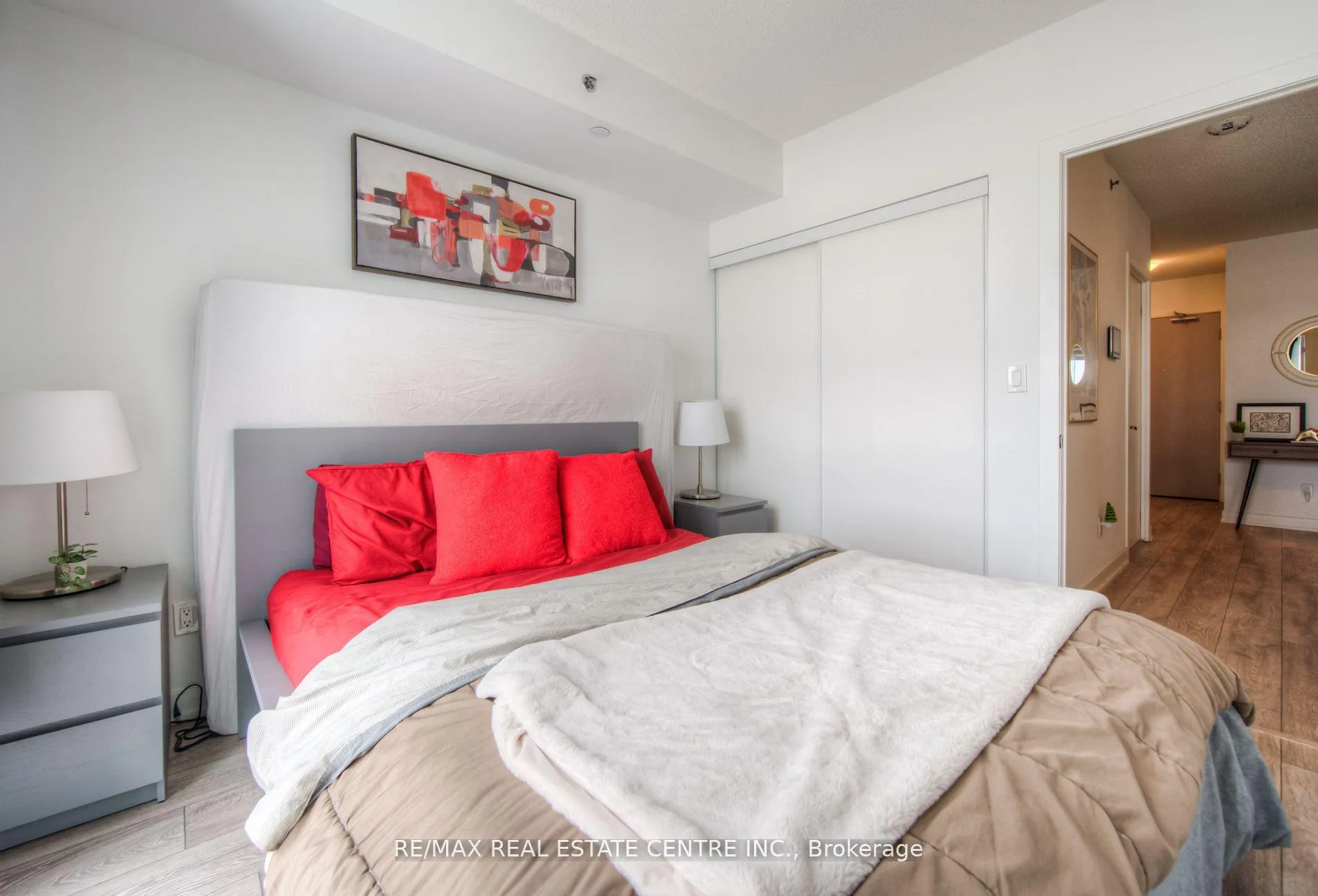 Photo 10 of Unit B310, 3200 Dakota Common Road, Burlington, Alton — HOMEH