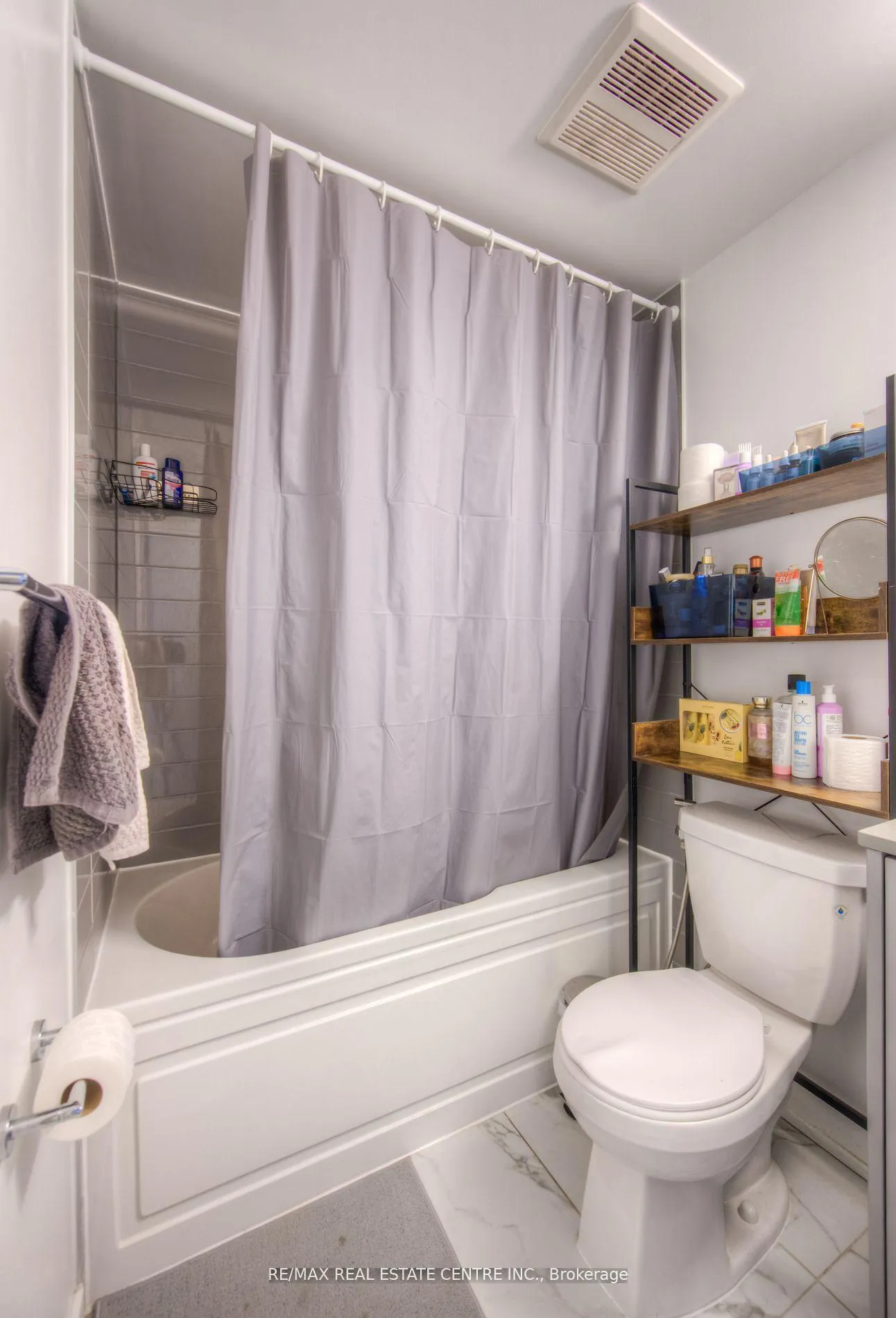 Photo 18 of Unit B310, 3200 Dakota Common Road, Burlington, Alton — HOMEH