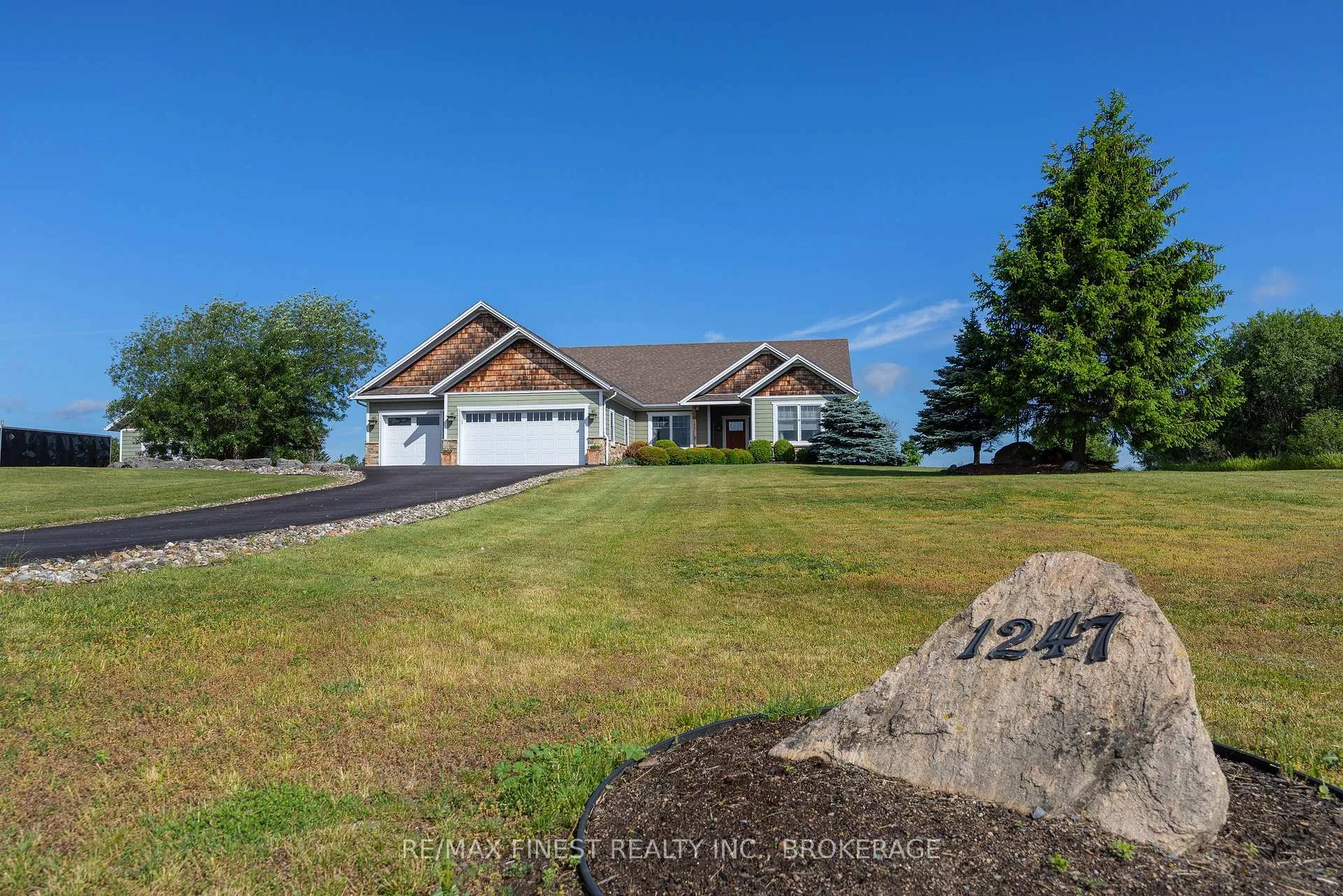 Photo 2 of 1247 Millhaven Road, Loyalist, Lennox and Addington - South — HOMEH