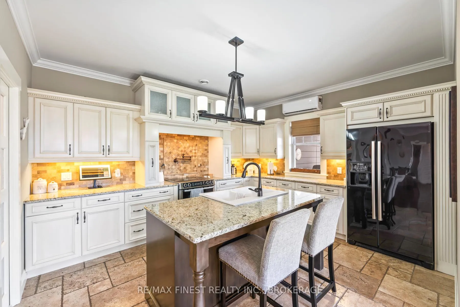 Photo 32 of 1247 Millhaven Road, Loyalist, Lennox and Addington - South — HOMEH