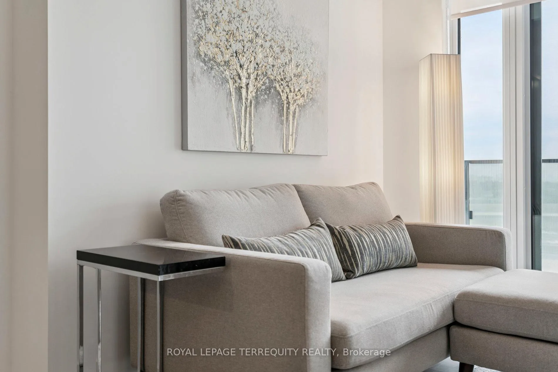Photo 2 of Unit 809, 8 Tippett Road, North York, Clanton Park — HOMEH