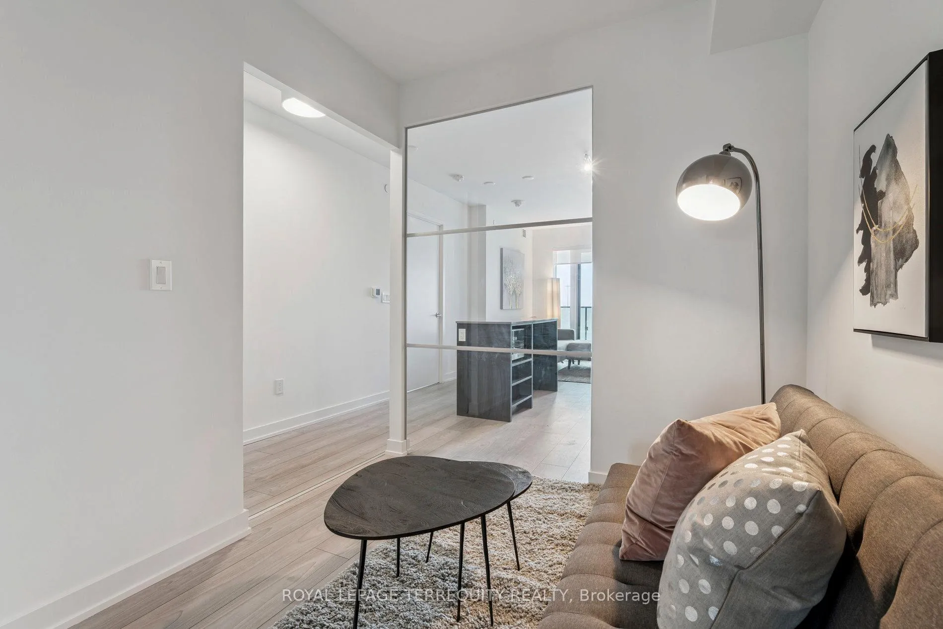 Photo 20 of Unit 809, 8 Tippett Road, North York, Clanton Park — HOMEH