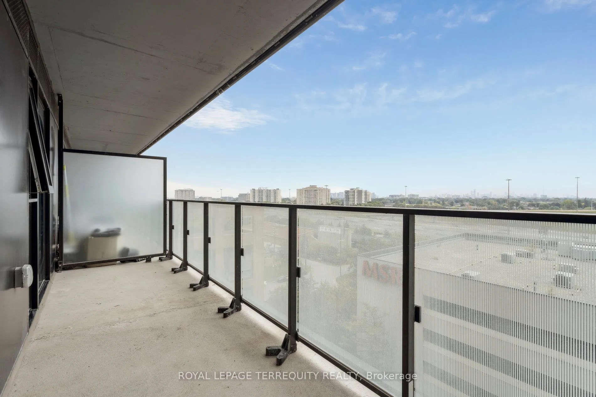 Photo 21 of Unit 809, 8 Tippett Road, North York, Clanton Park — HOMEH