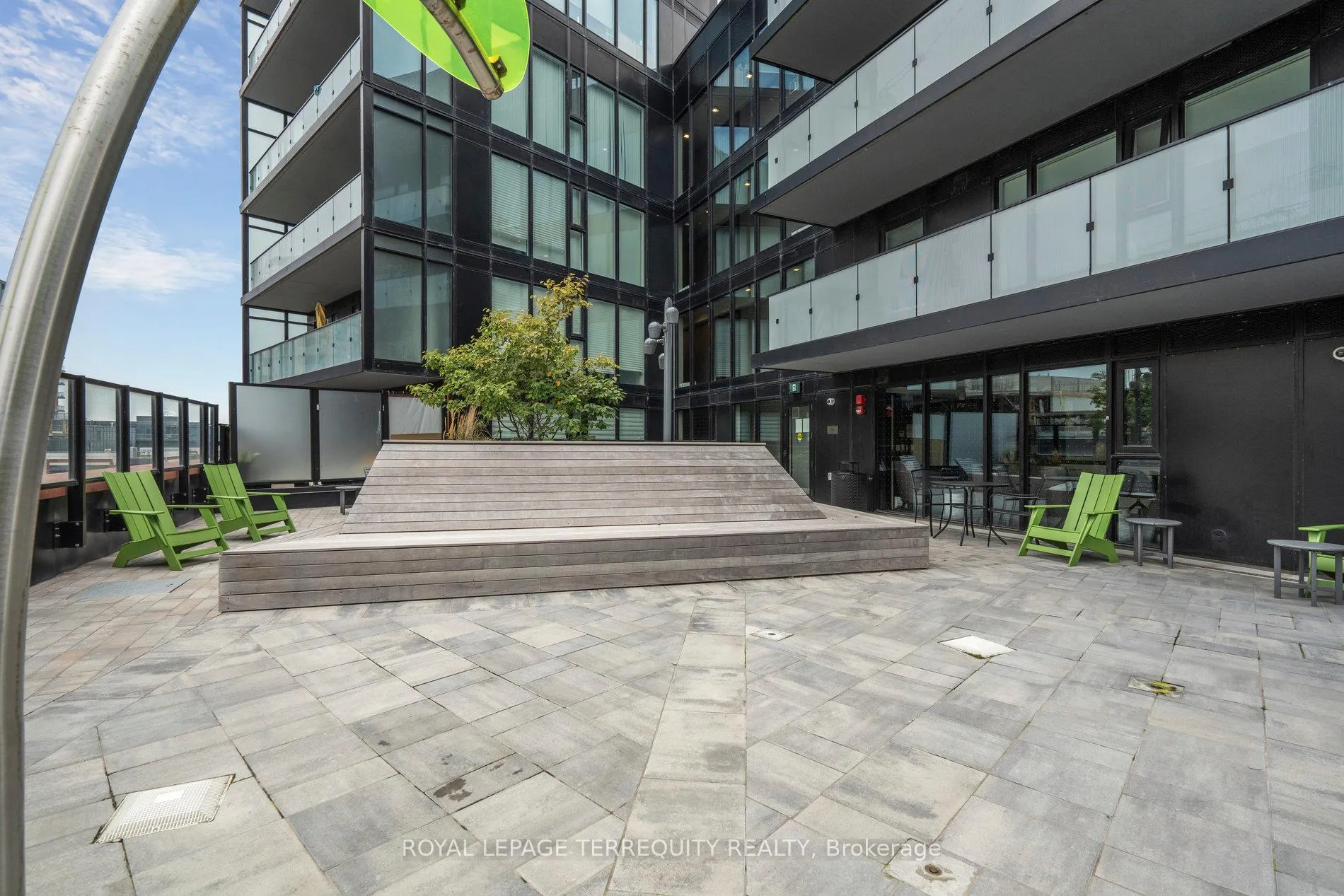 Photo 26 of Unit 809, 8 Tippett Road, North York, Clanton Park — HOMEH