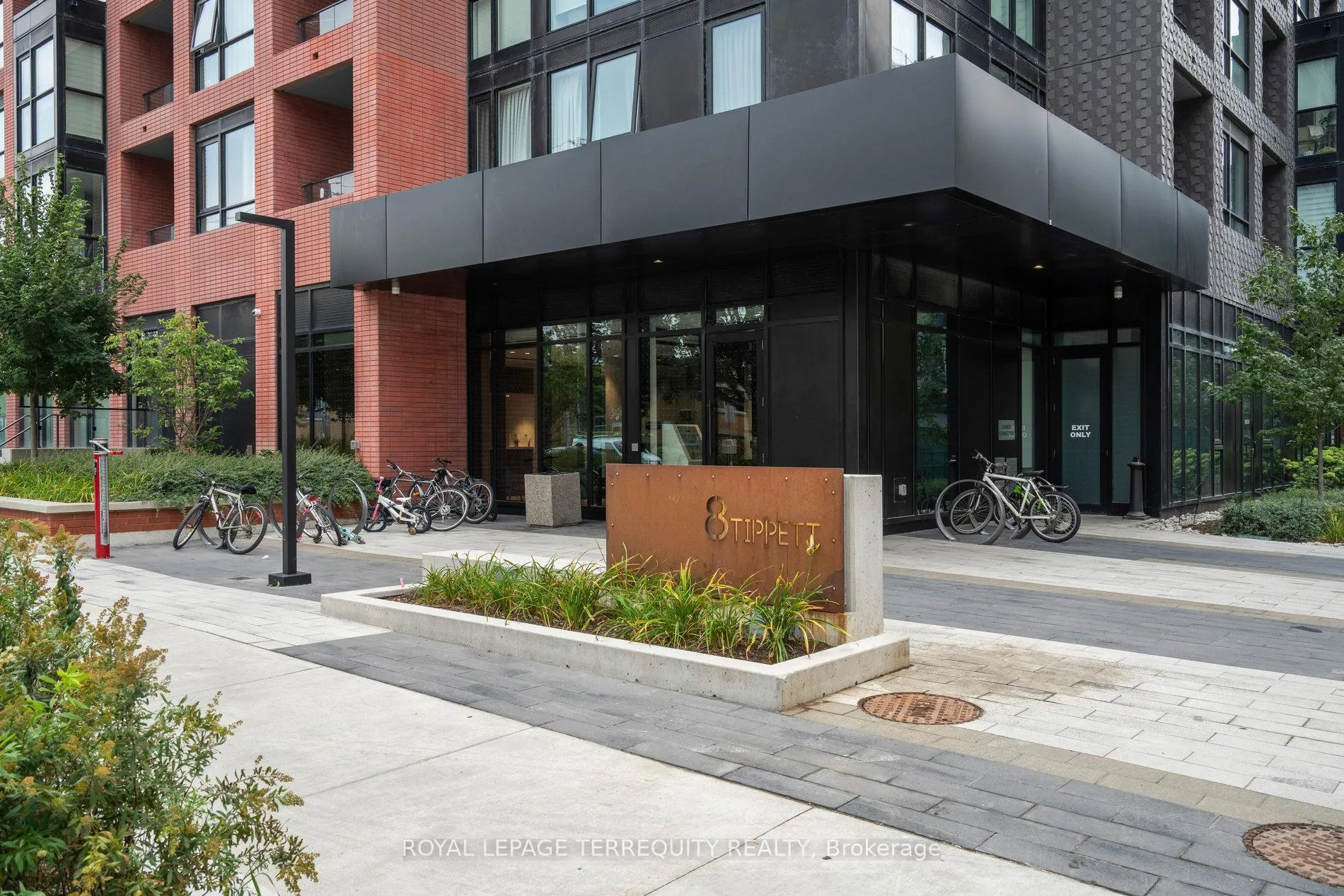 Photo 30 of Unit 809, 8 Tippett Road, North York, Clanton Park — HOMEH
