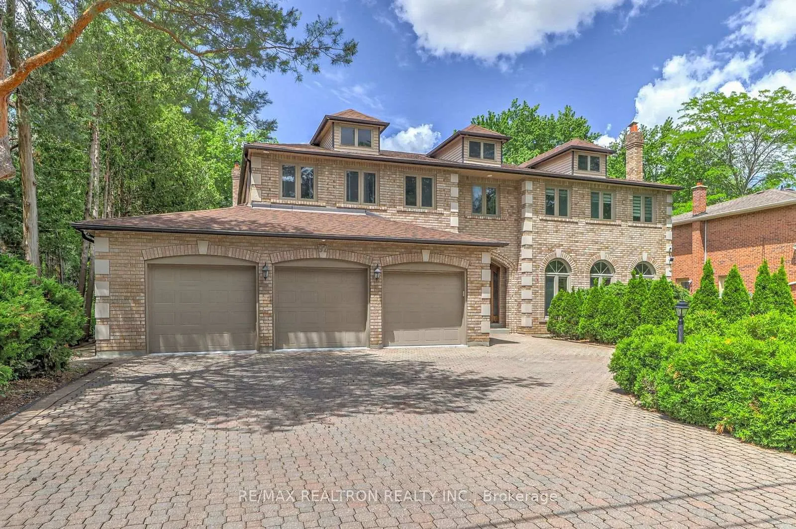 Photo 8 of 92 Proctor Avenue, Markham, Grandview — HOMEH