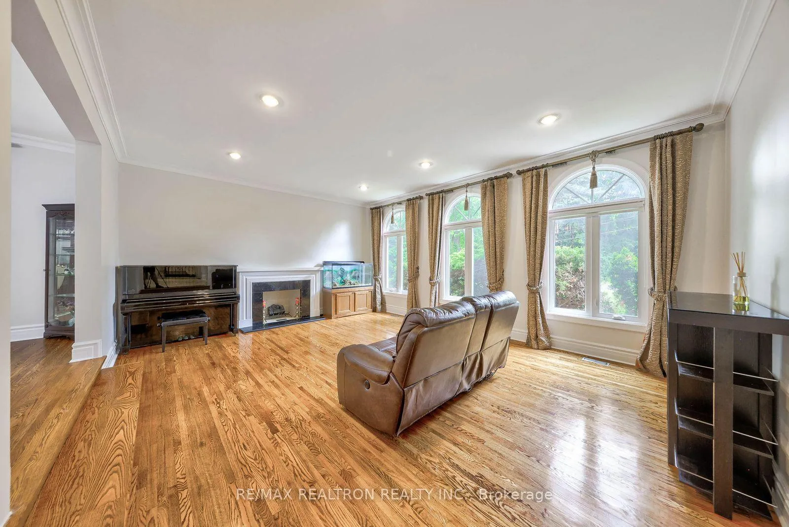 Photo 15 of 92 Proctor Avenue, Markham, Grandview — HOMEH