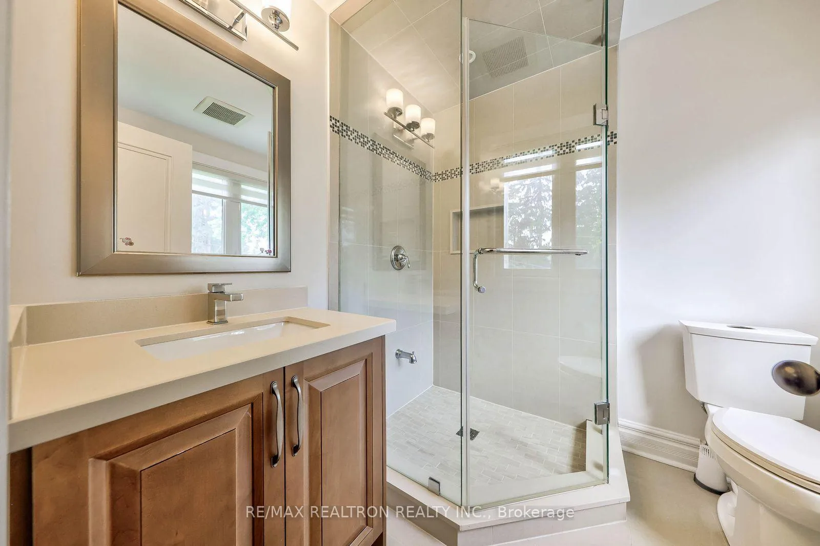 Photo 36 of 92 Proctor Avenue, Markham, Grandview — HOMEH