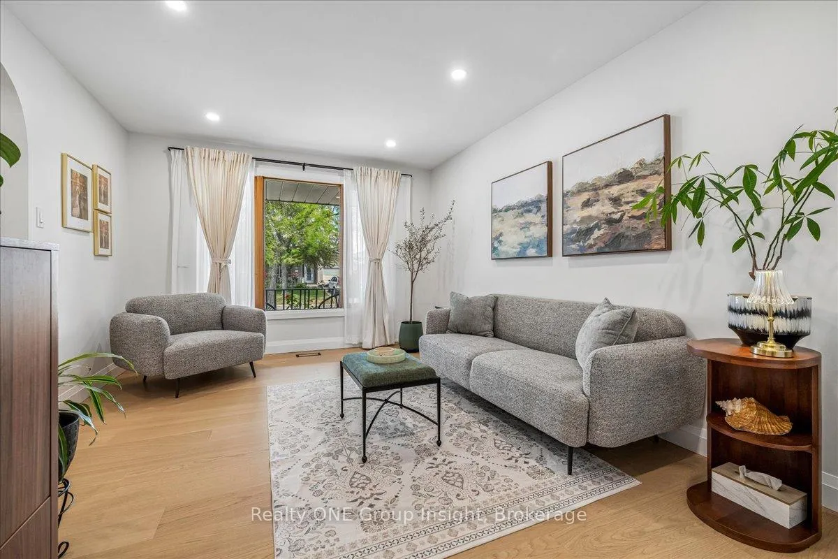 Photo 7 of 13 Salina Place, Hamilton, Stoney Creek — HOMEH