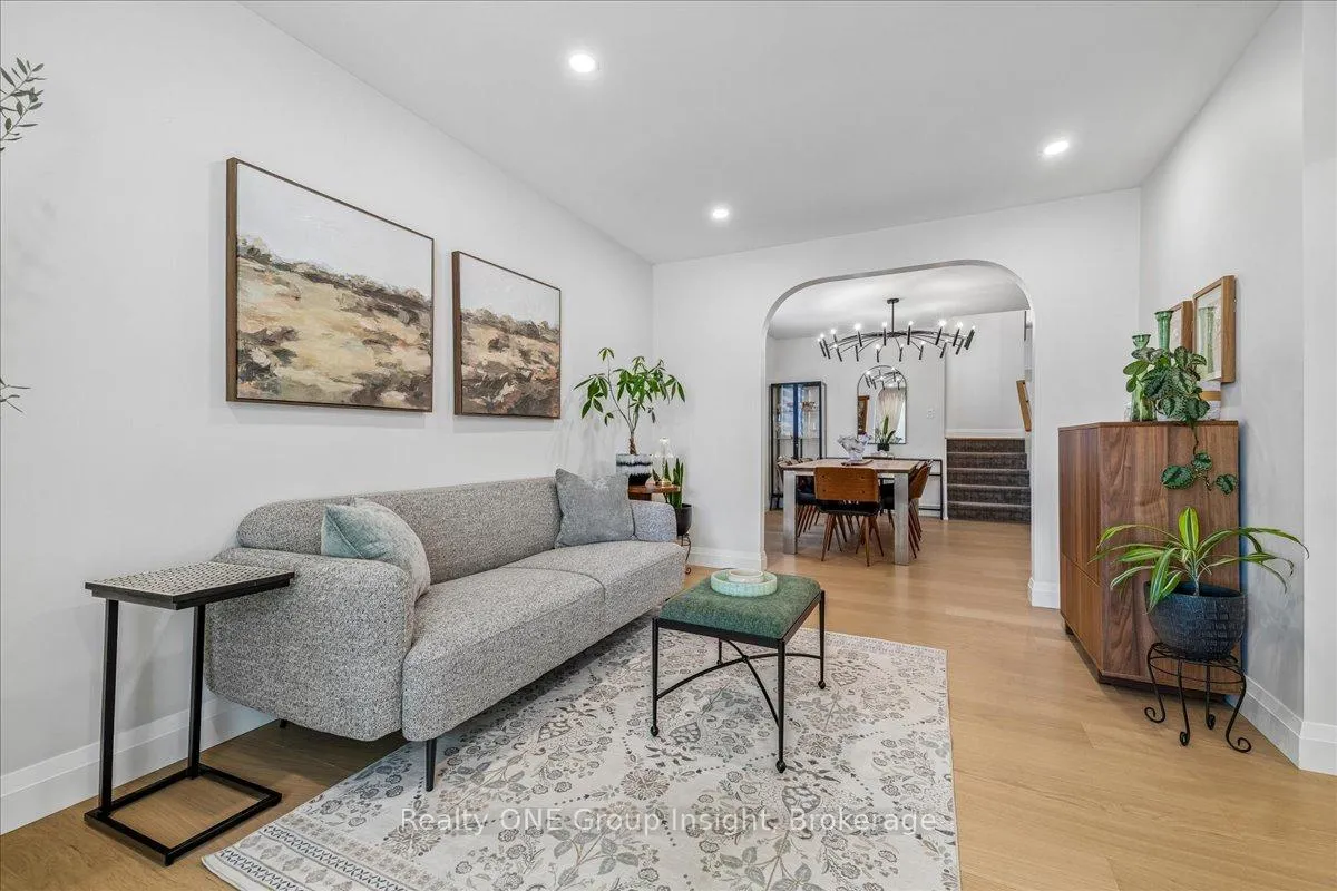 Photo 8 of 13 Salina Place, Hamilton, Stoney Creek — HOMEH