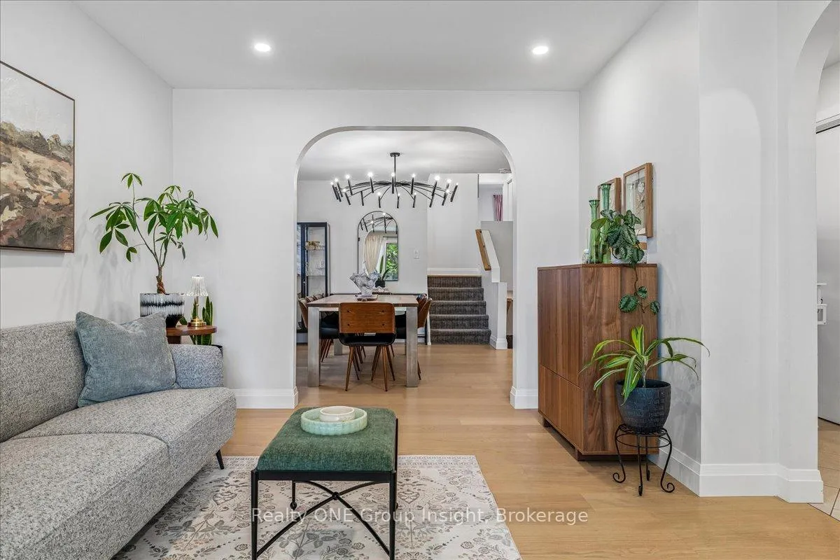 Photo 9 of 13 Salina Place, Hamilton, Stoney Creek — HOMEH