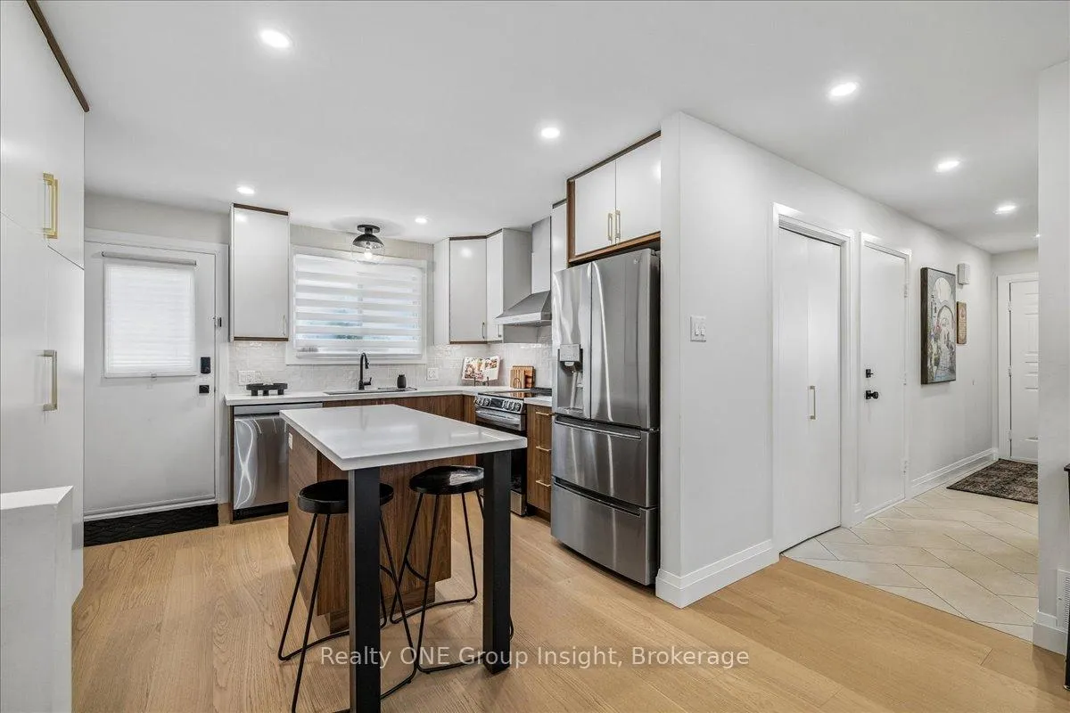 Photo 14 of 13 Salina Place, Hamilton, Stoney Creek — HOMEH