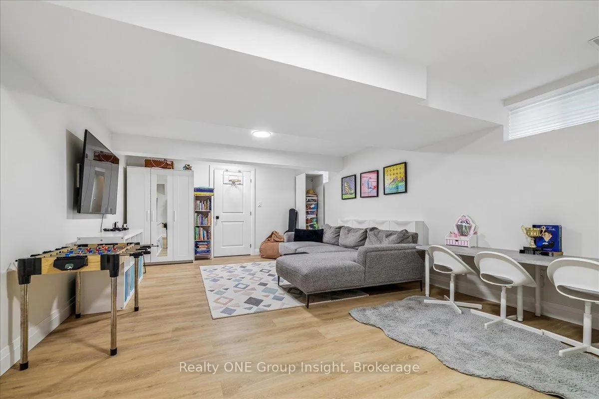 Photo 35 of 13 Salina Place, Hamilton, Stoney Creek — HOMEH
