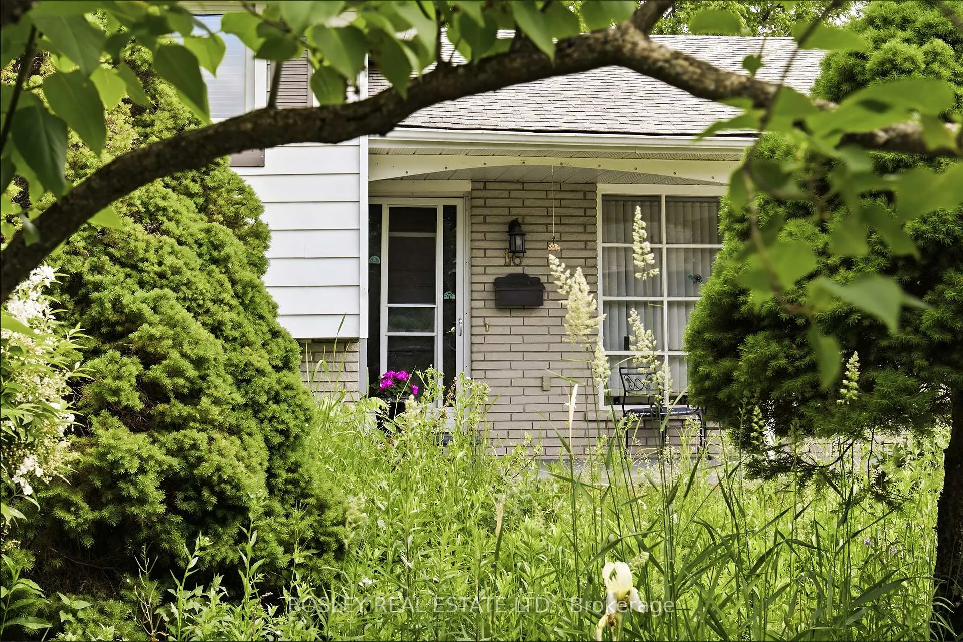 Photo 3 of 16 Steel Street, Barrie, Grove East — HOMEH