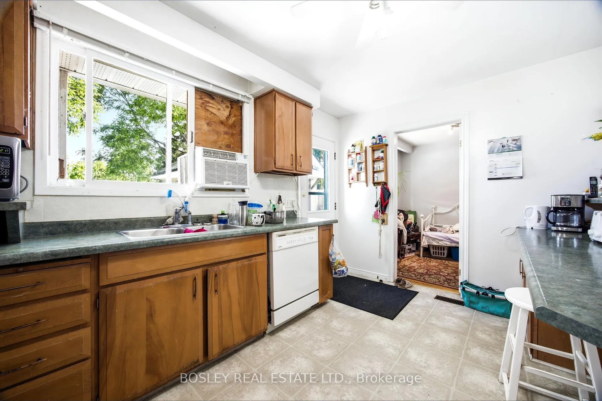 Photo 9 of 16 Steel Street, Barrie, Grove East — HOMEH