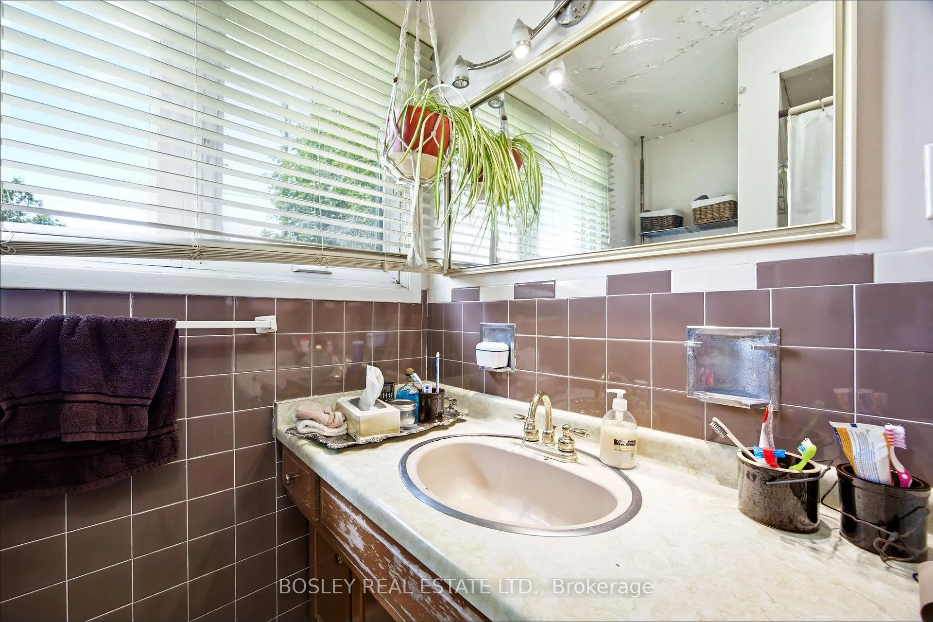 Photo 31 of 16 Steel Street, Barrie, Grove East — HOMEH