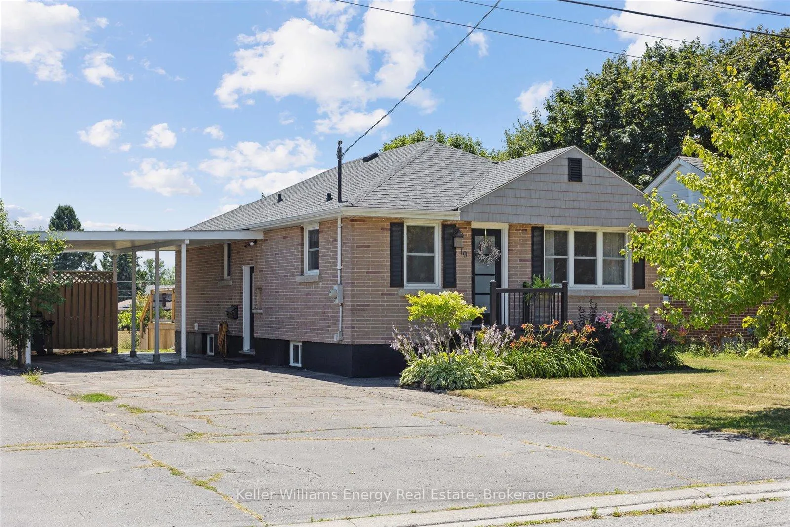 Photo 2 of 19 Ralston Drive, Port Hope — HOMEH