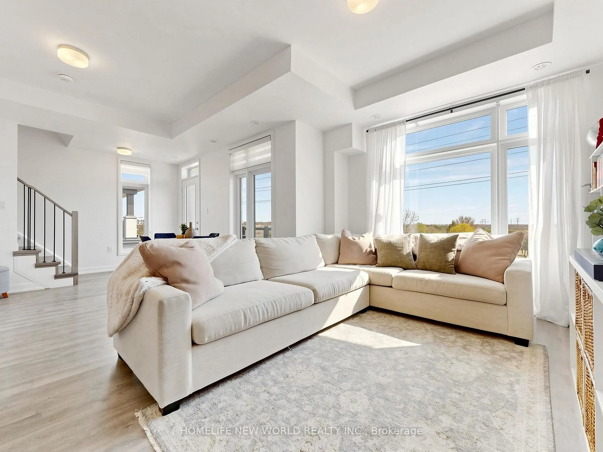 Photo 5 of Unit 218, 2550 Castlegate Crossing, Pickering, Duffin Heights — HOMEH