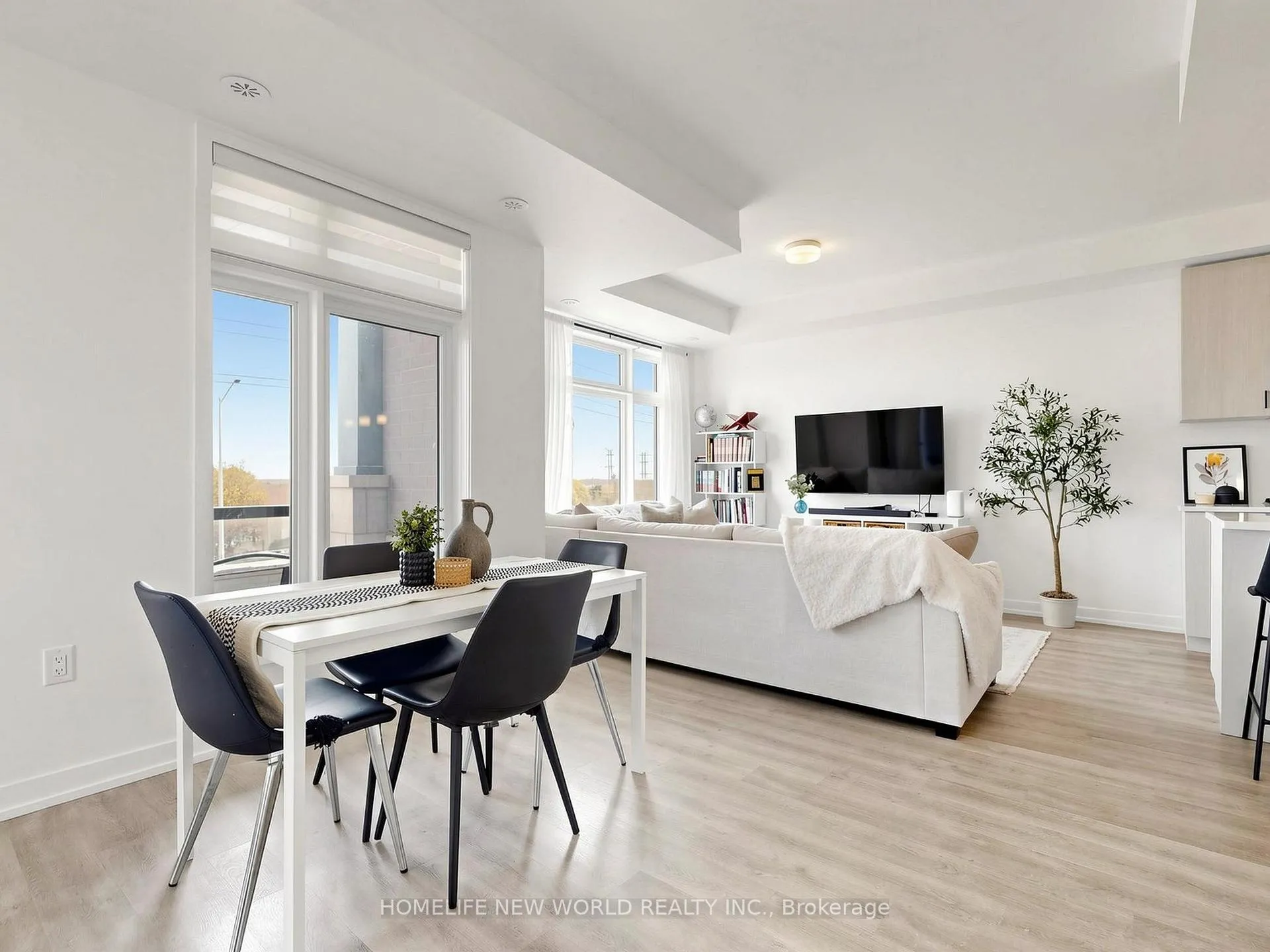 Photo 14 of Unit 218, 2550 Castlegate Crossing, Pickering, Duffin Heights — HOMEH