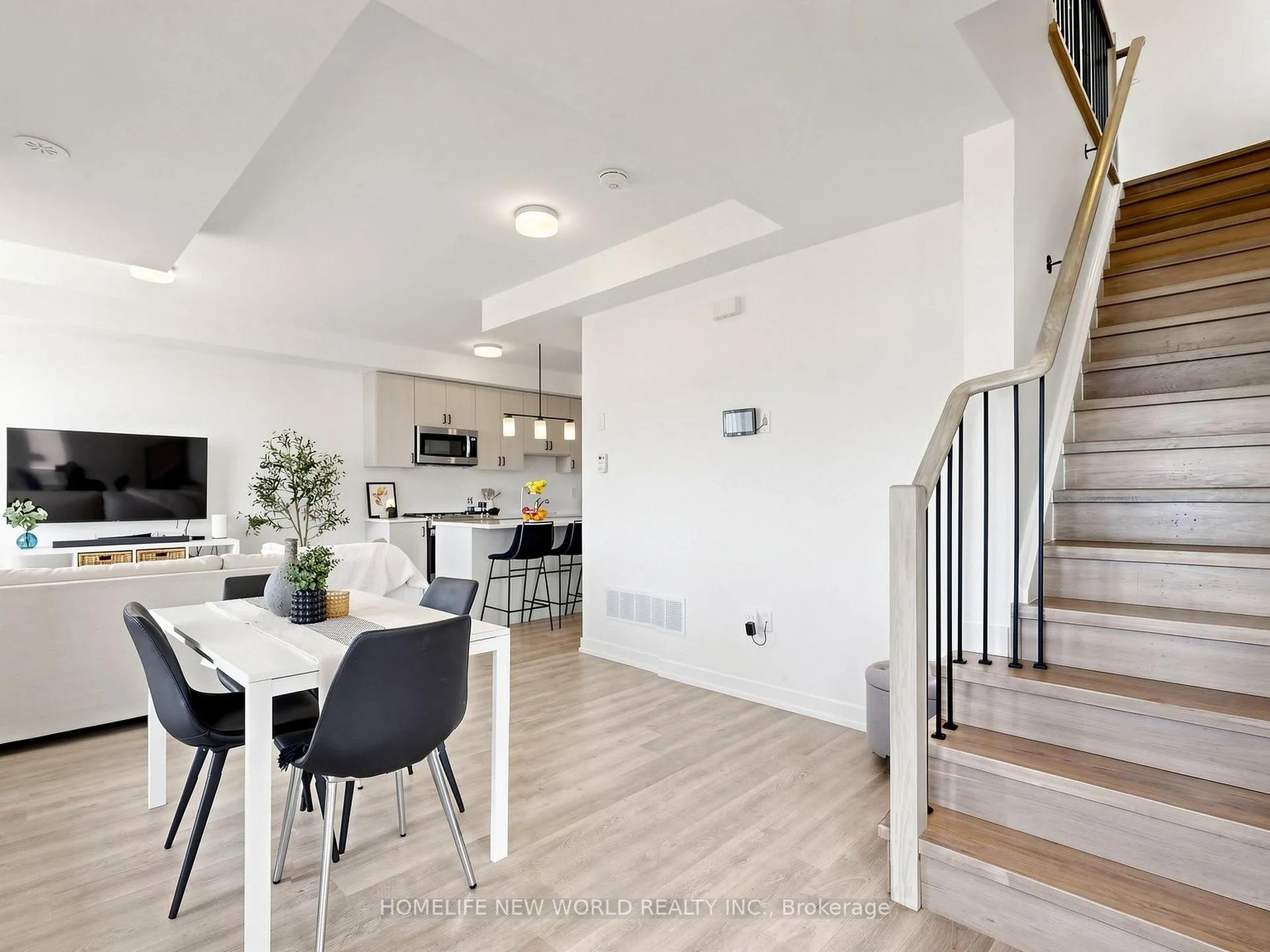 Photo 15 of Unit 218, 2550 Castlegate Crossing, Pickering, Duffin Heights — HOMEH
