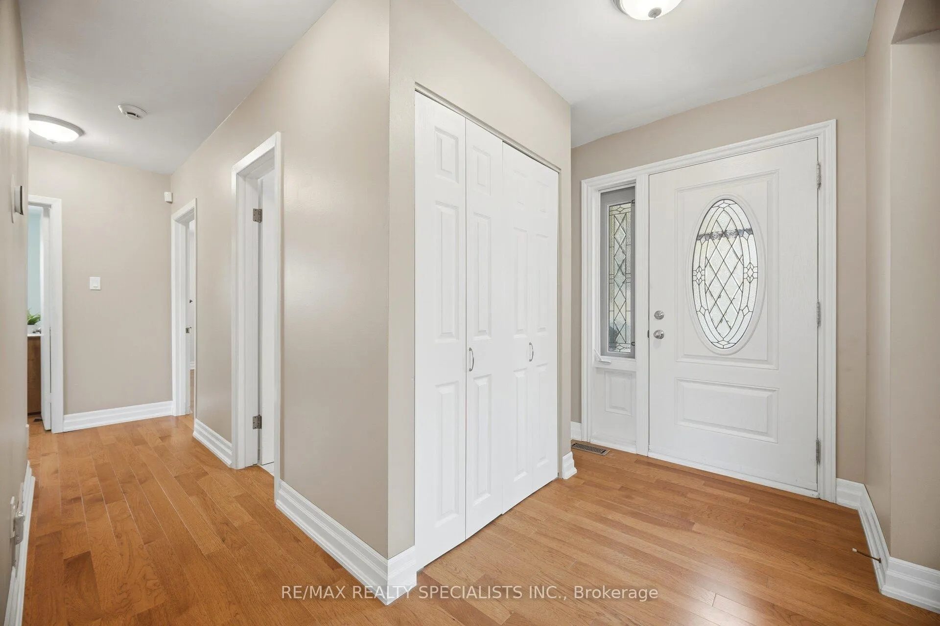 Photo 16 of 1060 Argus Drive, Mississauga, Applewood — HOMEH