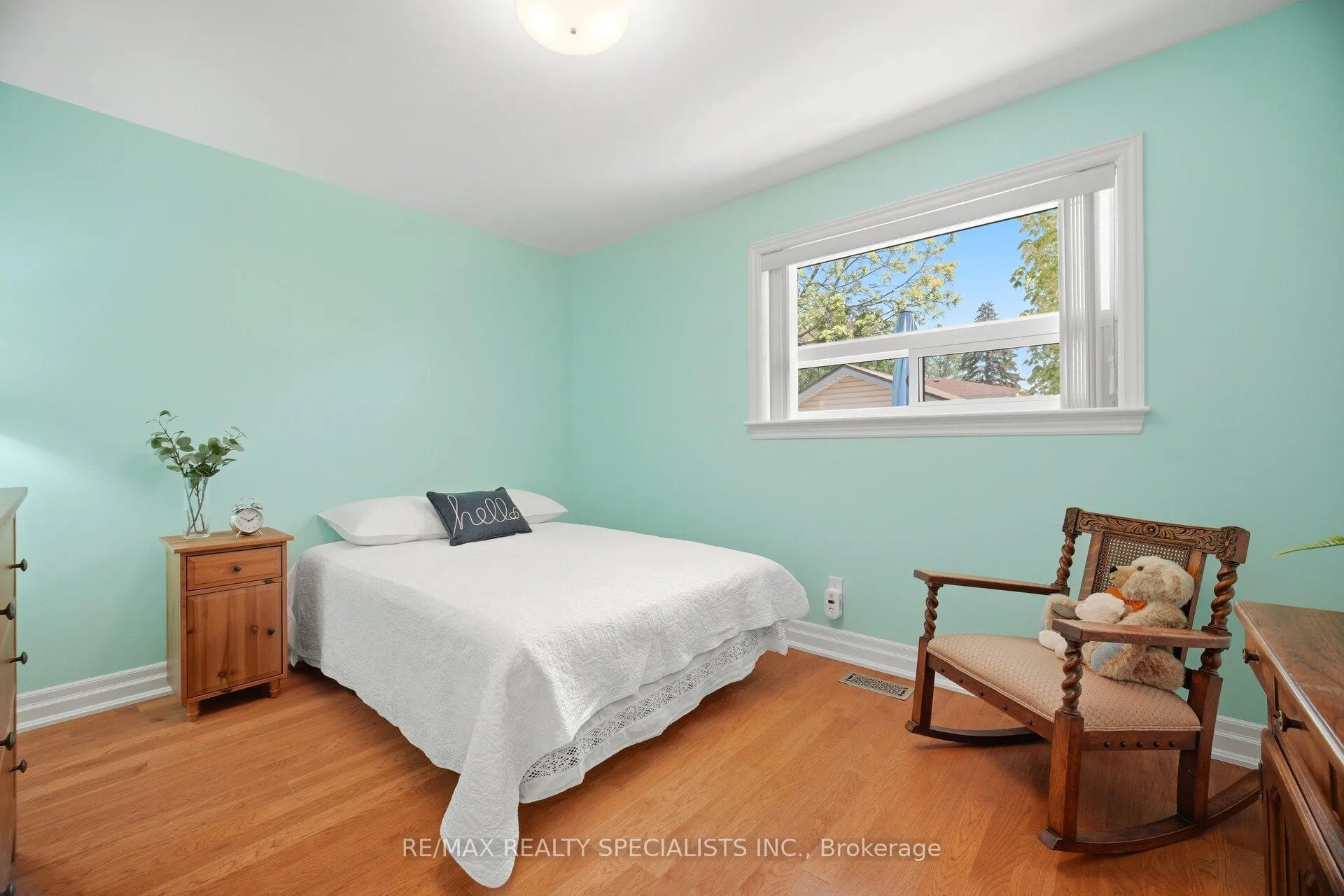 Photo 20 of 1060 Argus Drive, Mississauga, Applewood — HOMEH