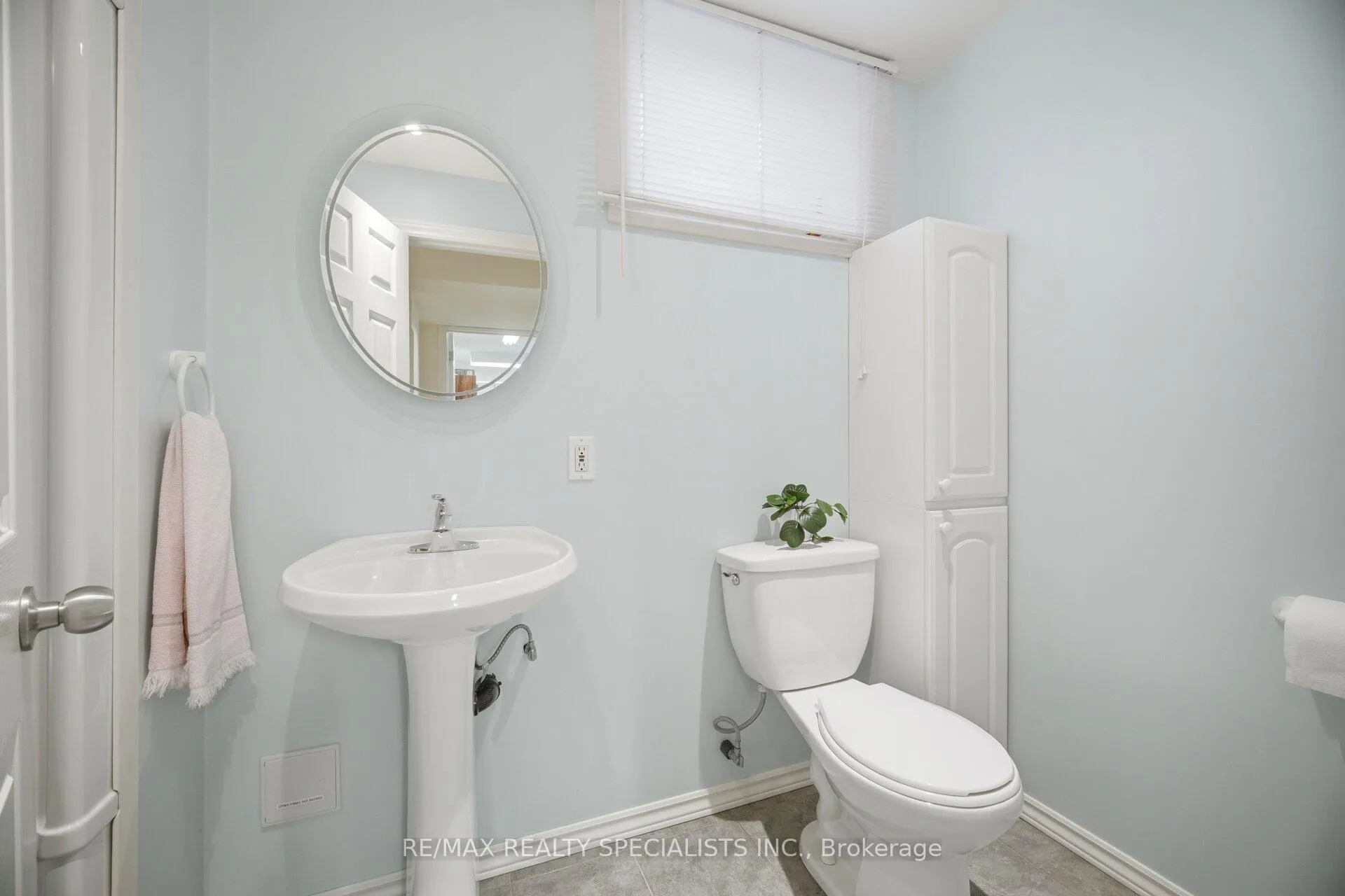 Photo 29 of 1060 Argus Drive, Mississauga, Applewood — HOMEH