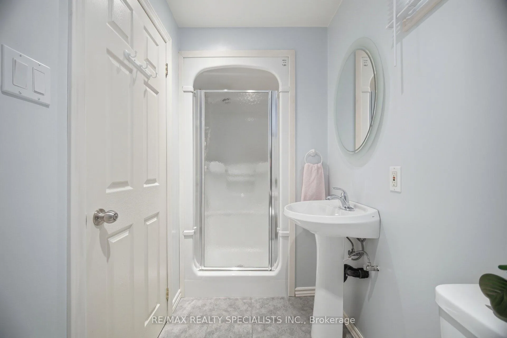 Photo 30 of 1060 Argus Drive, Mississauga, Applewood — HOMEH