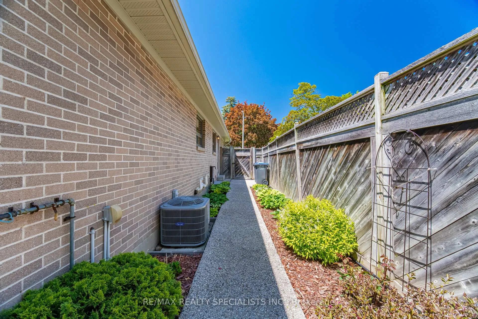Photo 36 of 1060 Argus Drive, Mississauga, Applewood — HOMEH