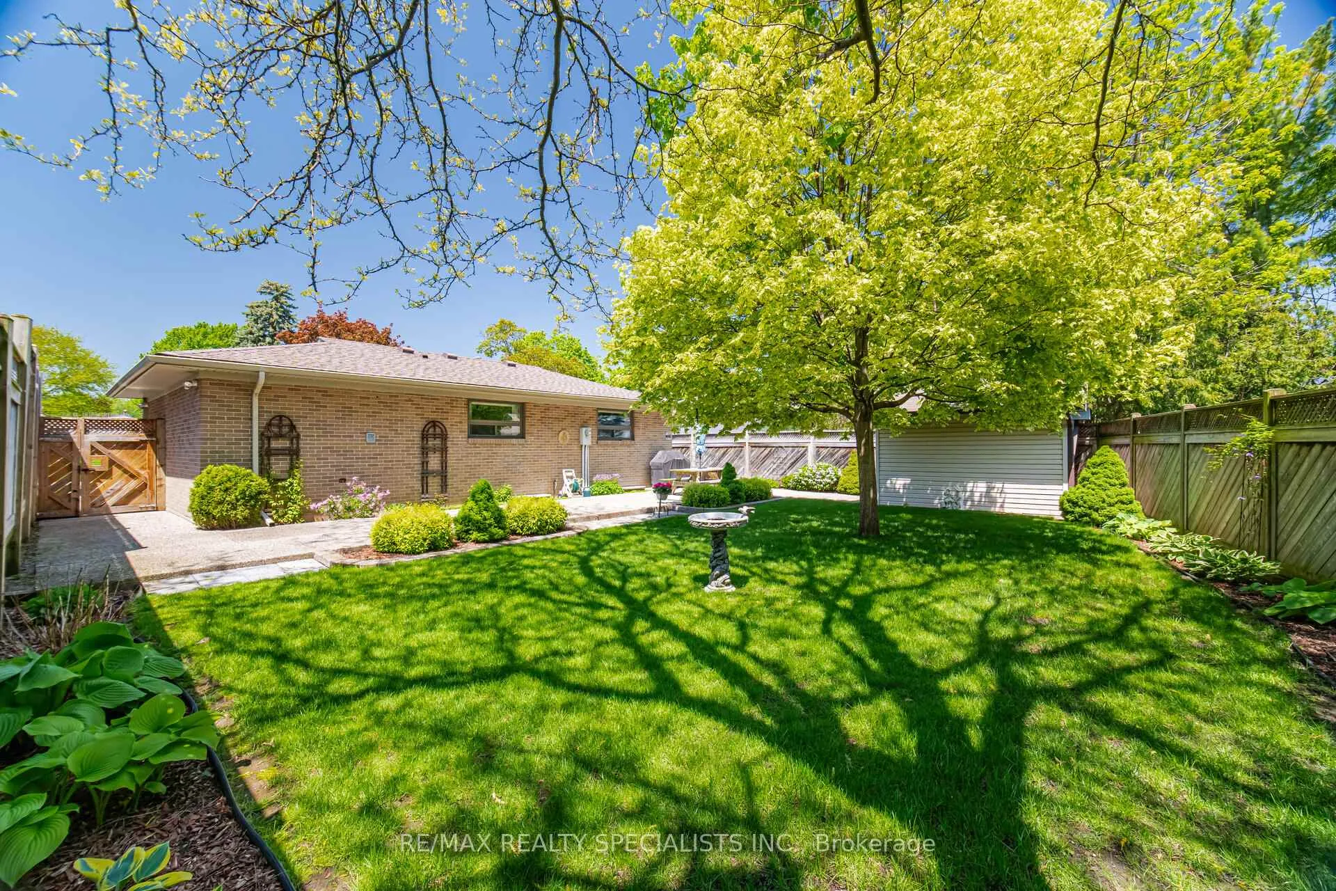 Photo 45 of 1060 Argus Drive, Mississauga, Applewood — HOMEH