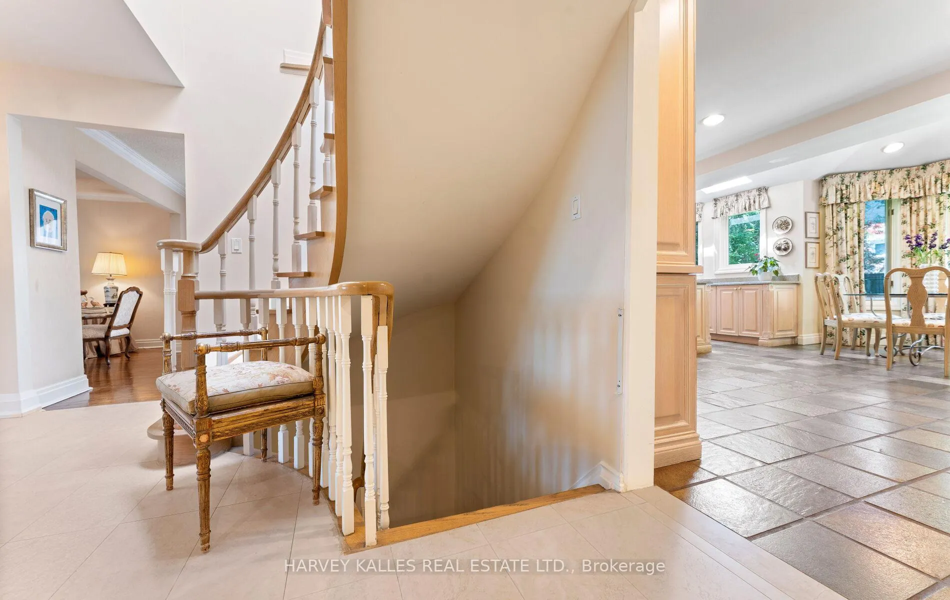 Photo 39 of 8 Granada Court, Markham, German Mills — HOMEH