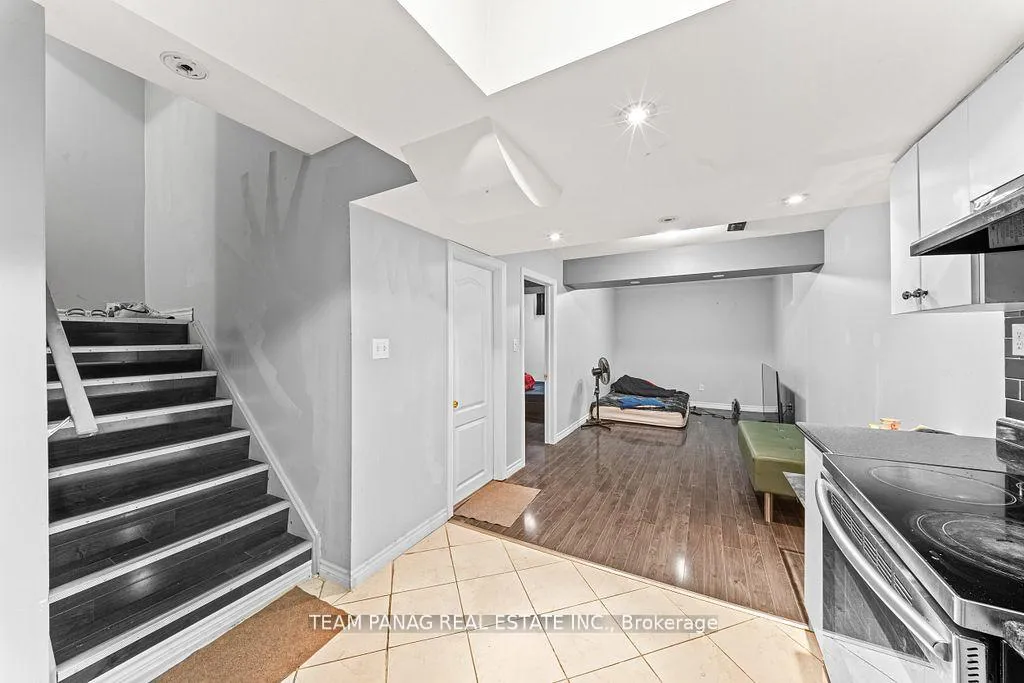 Photo 20 of 15 Vanderpool Crescent, Brampton, Bram East — HOMEH