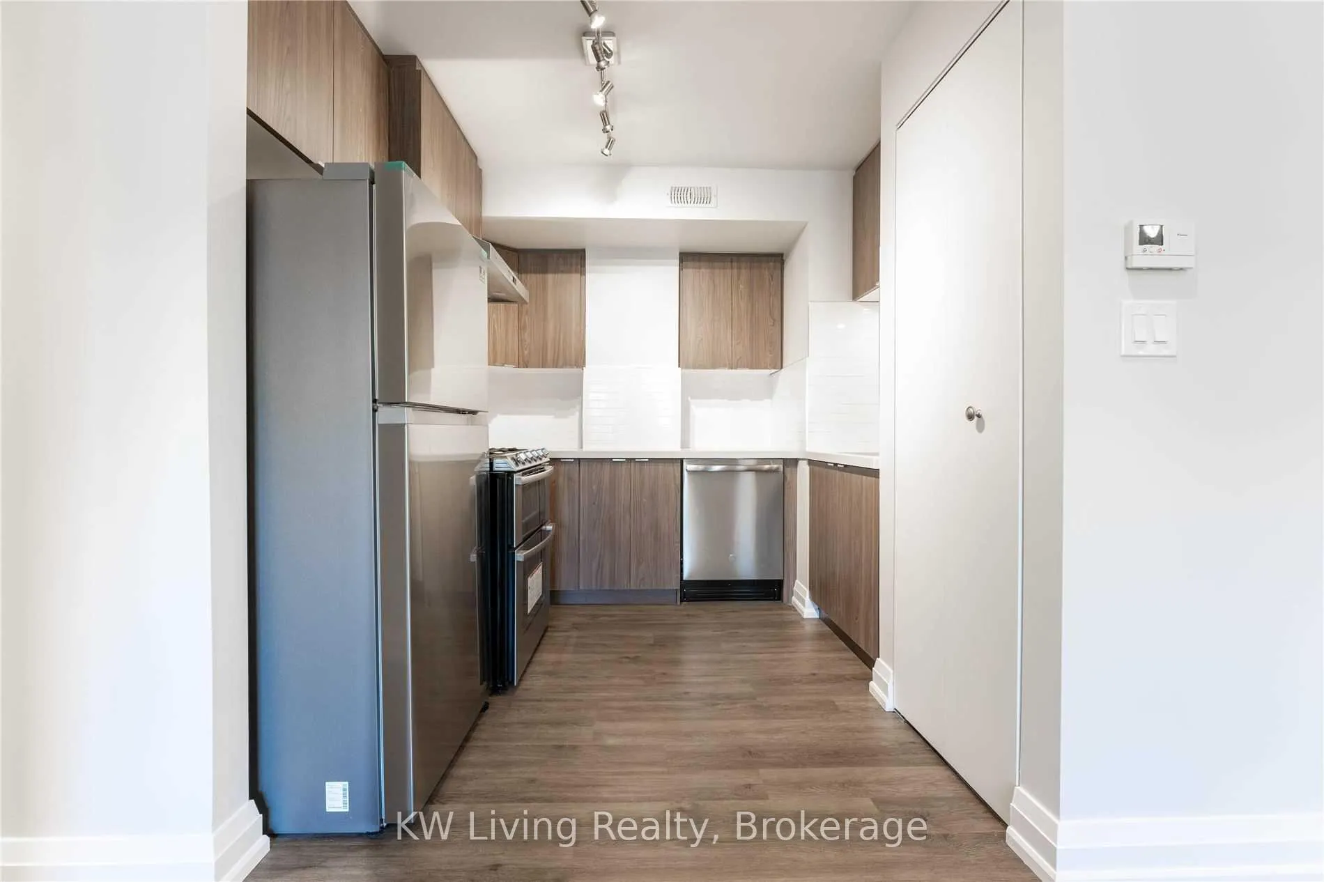 Front of Unit 4, 64 Overton Crescent