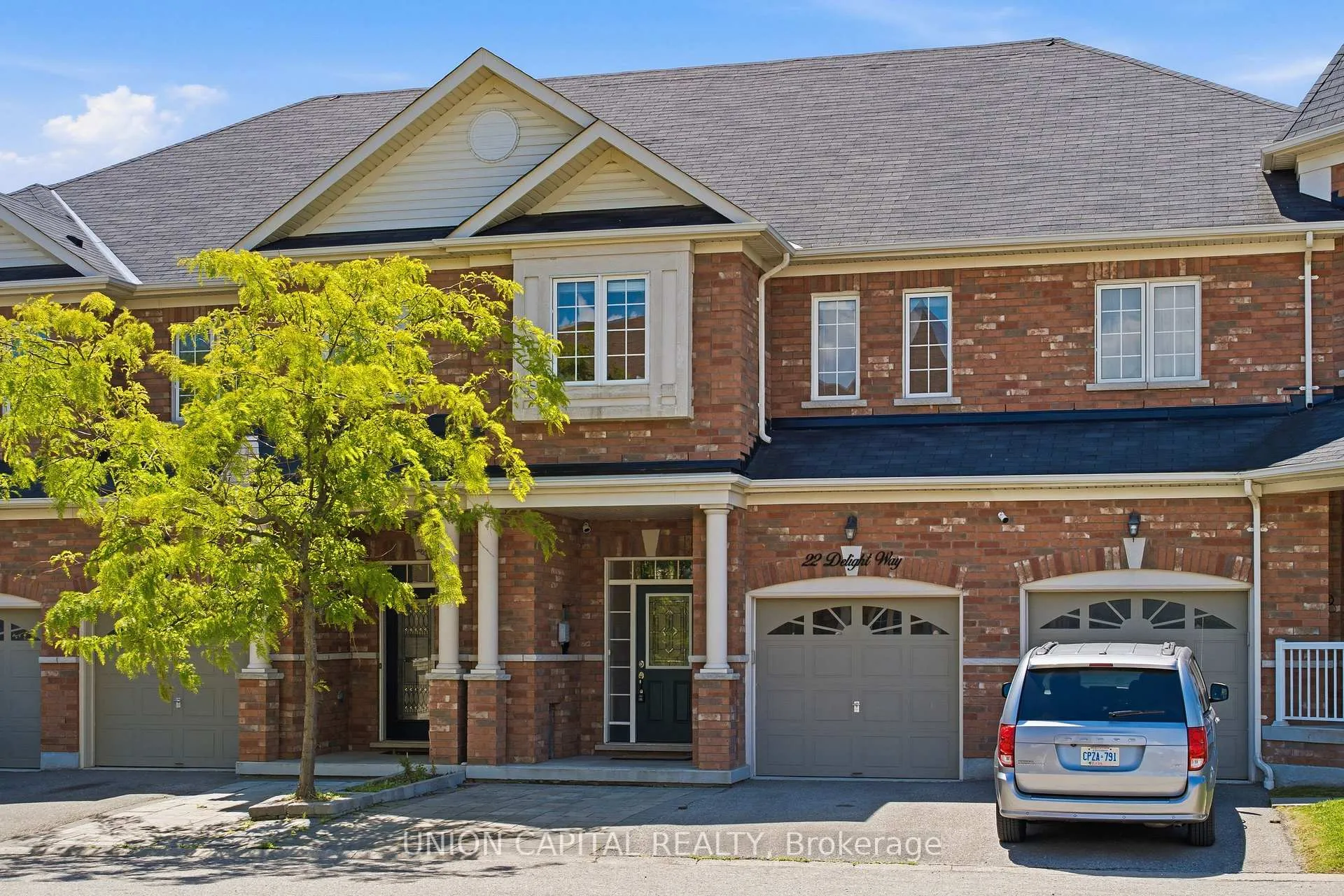 Photo 3 of 22 Delight Way, Whitby, Brooklin — HOMEH