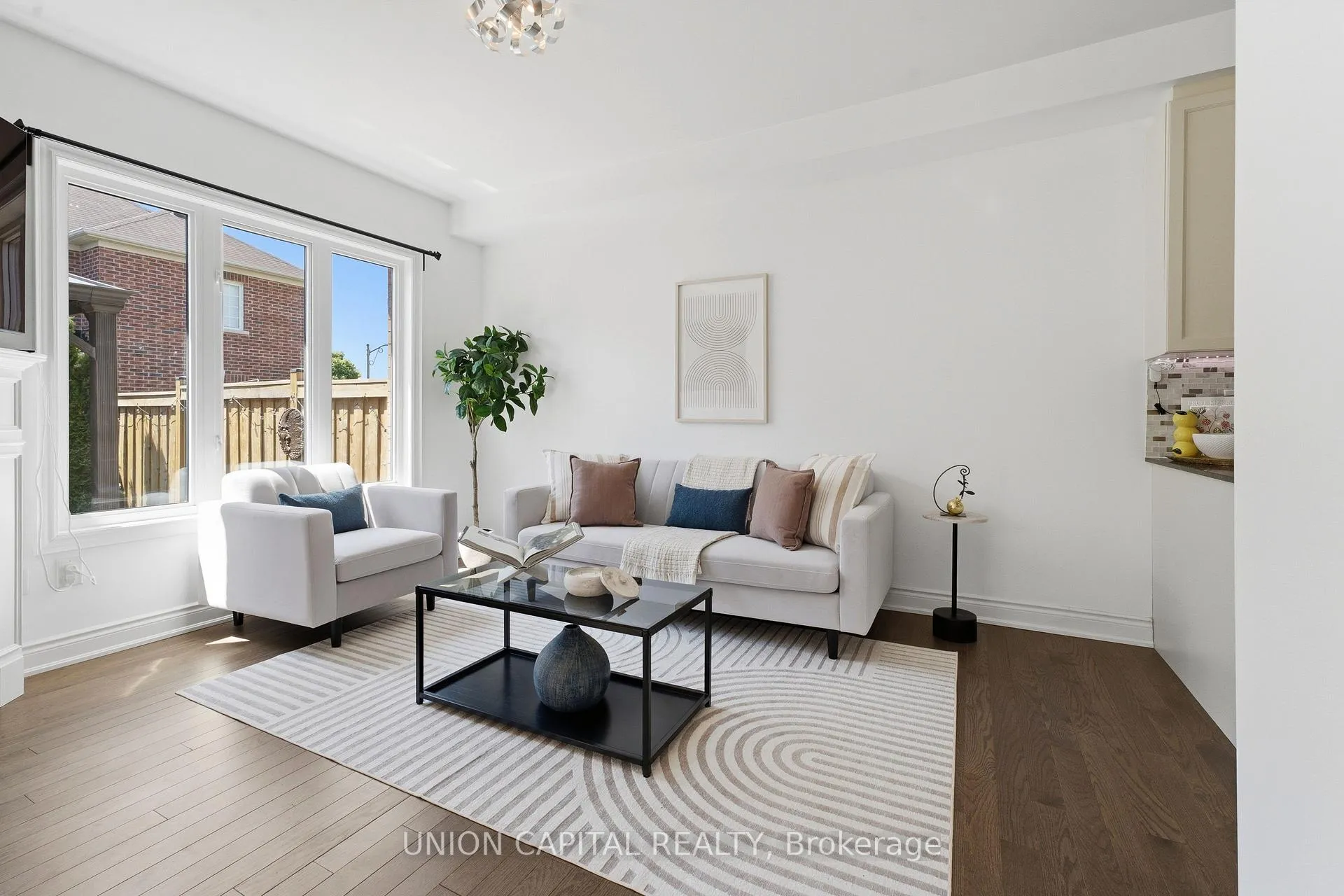 Photo 6 of 22 Delight Way, Whitby, Brooklin — HOMEH