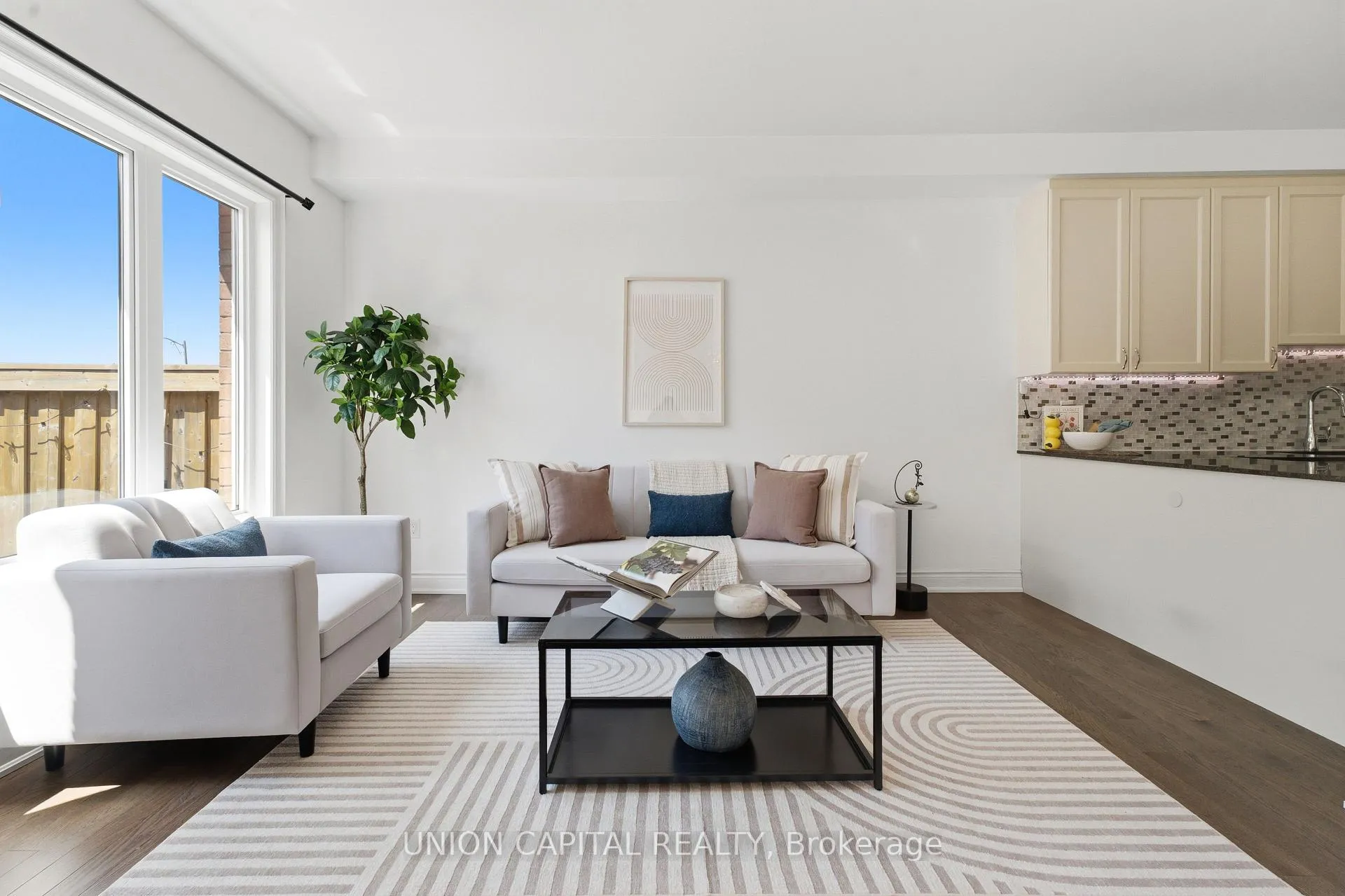 Photo 8 of 22 Delight Way, Whitby, Brooklin — HOMEH