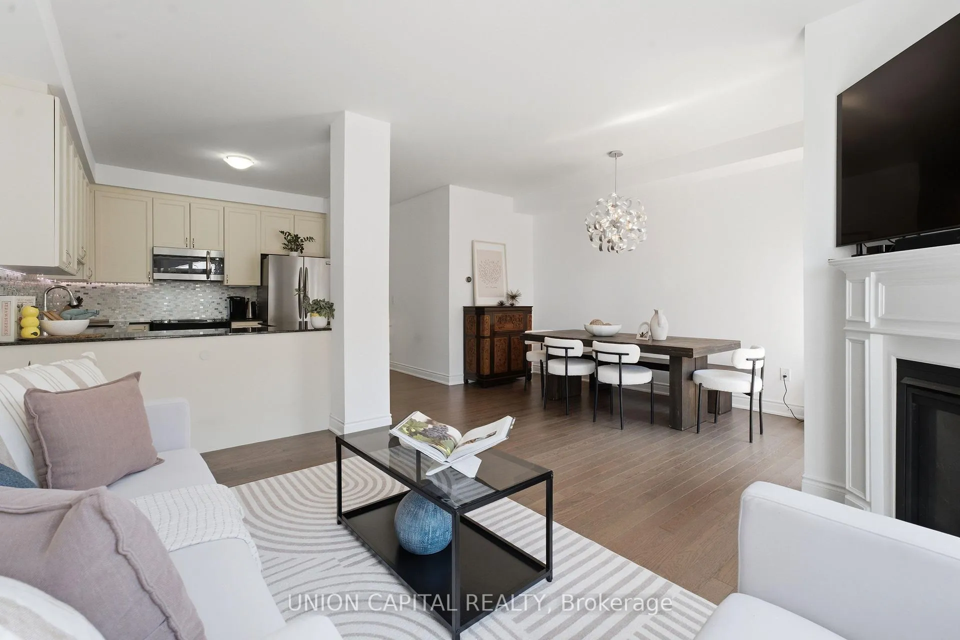 Photo 10 of 22 Delight Way, Whitby, Brooklin — HOMEH