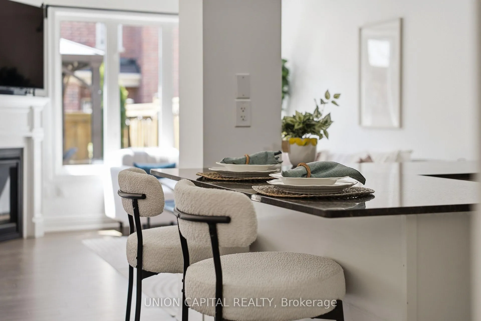 Photo 13 of 22 Delight Way, Whitby, Brooklin — HOMEH