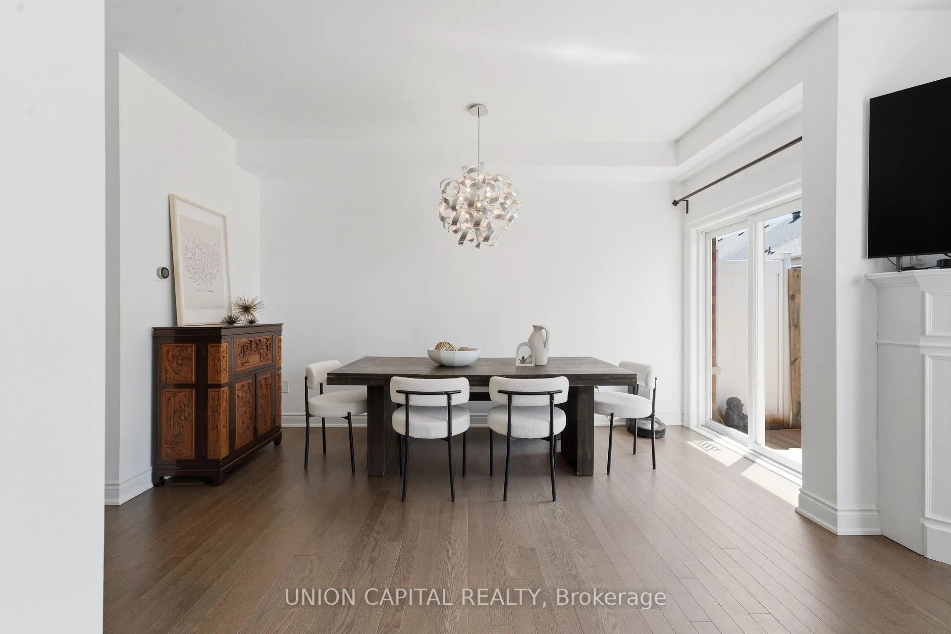 Photo 18 of 22 Delight Way, Whitby, Brooklin — HOMEH