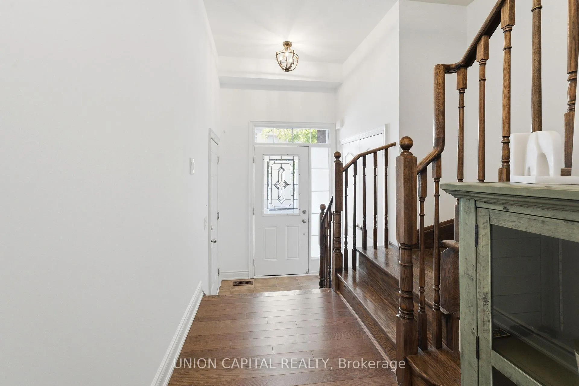 Photo 20 of 22 Delight Way, Whitby, Brooklin — HOMEH