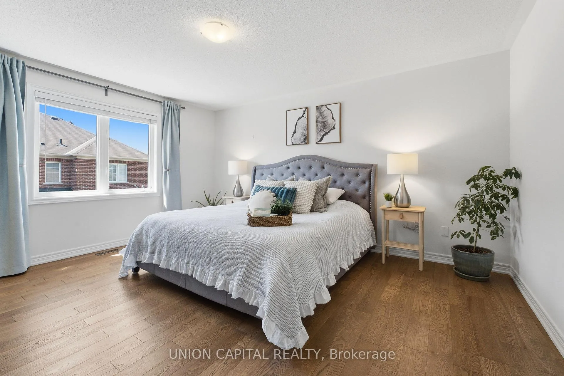 Photo 23 of 22 Delight Way, Whitby, Brooklin — HOMEH