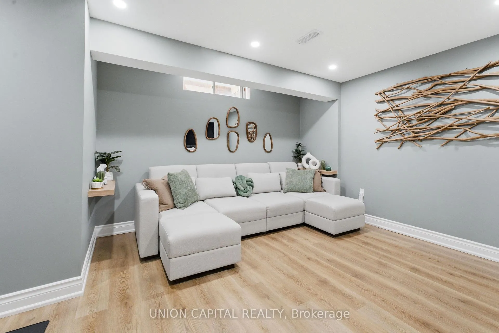 Photo 32 of 22 Delight Way, Whitby, Brooklin — HOMEH