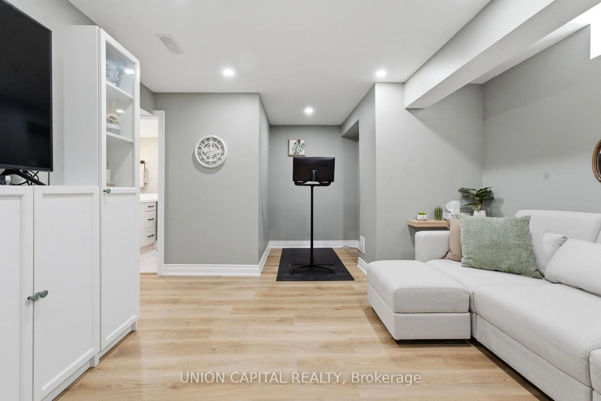 Photo 33 of 22 Delight Way, Whitby, Brooklin — HOMEH