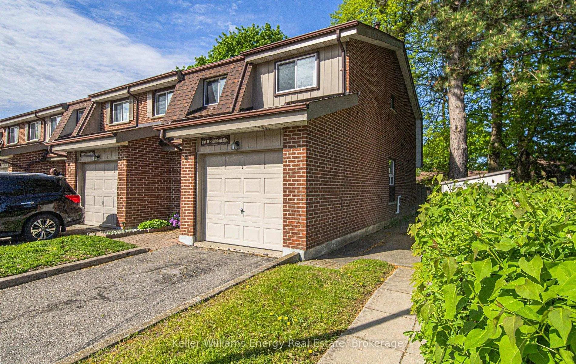 Photo 3 of Unit 18, 5 Michael Boulevard, Whitby, Lynde Creek — HOMEH