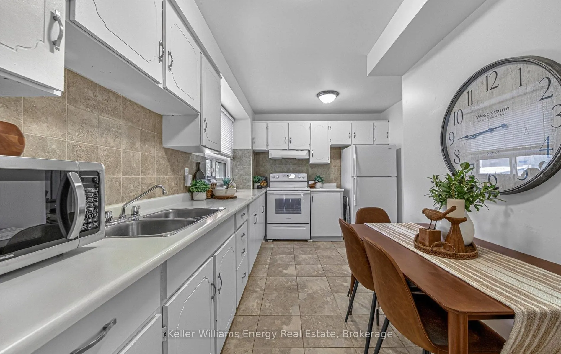 Photo 15 of Unit 18, 5 Michael Boulevard, Whitby, Lynde Creek — HOMEH