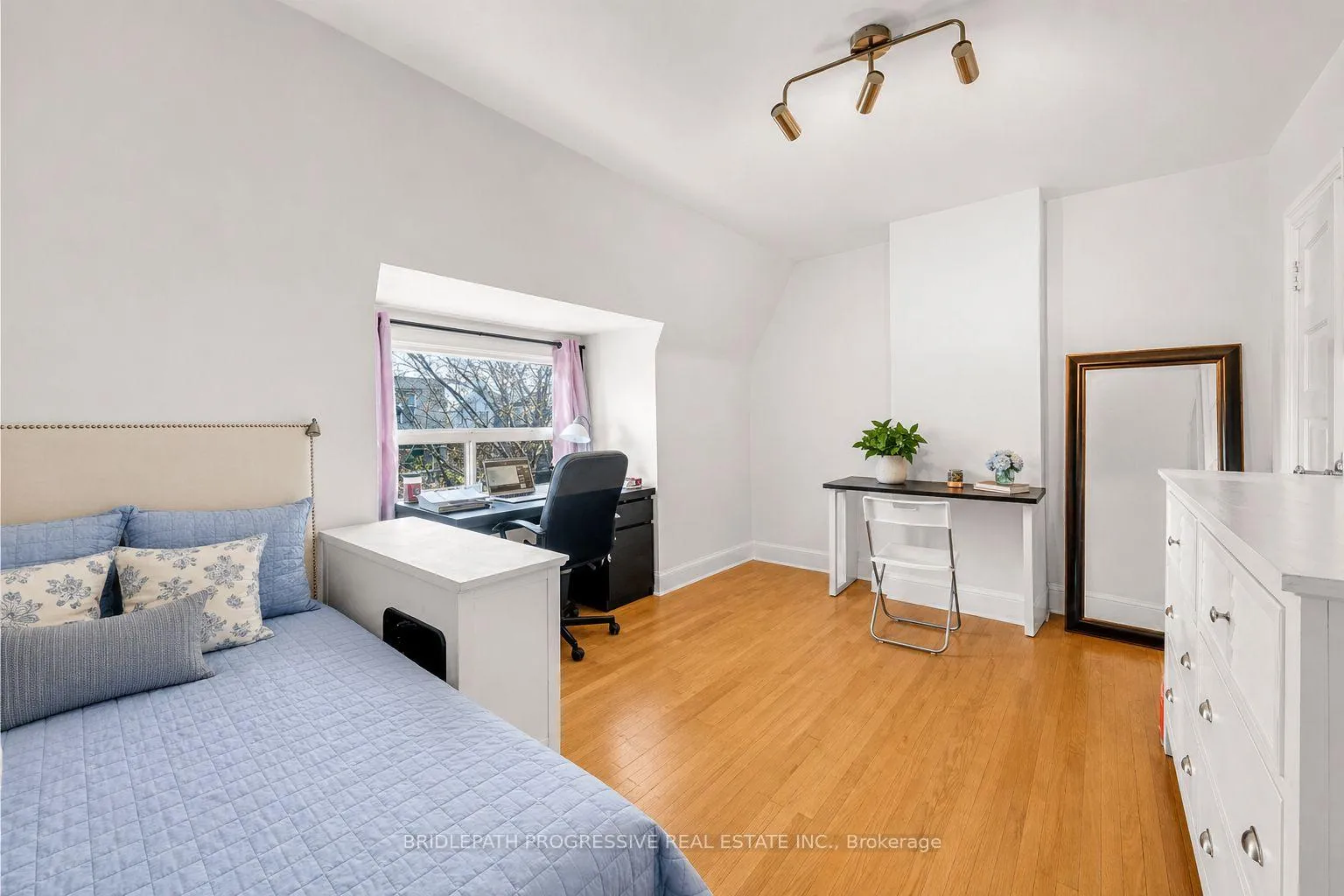 Photo 19 of 332 Delaware Avenue, Toronto, Dovercourt-Wallace Emerson-Junction — HOMEH