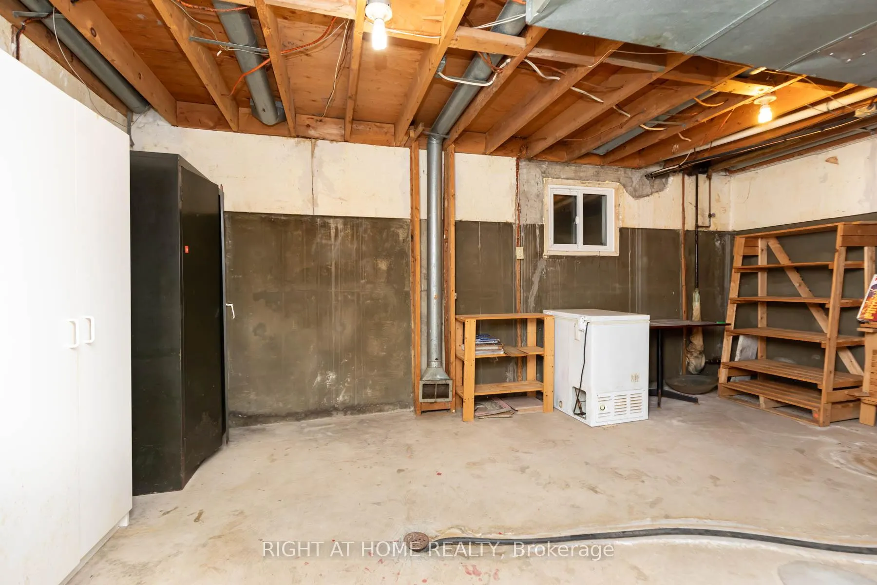 Photo 33 of 42 Vicora Linkway, Toronto, Flemingdon Park — HOMEH