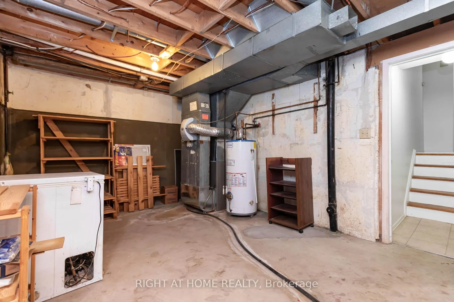 Photo 34 of 42 Vicora Linkway, Toronto, Flemingdon Park — HOMEH
