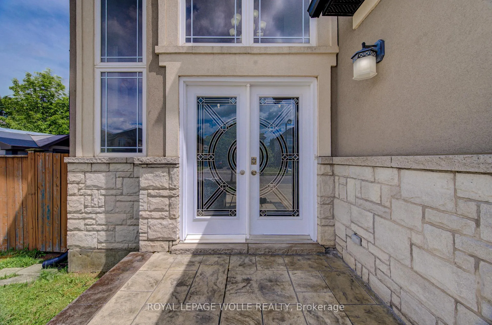 Photo 2 of 37 Davinci Boulevard, Hamilton, Carpenter — HOMEH